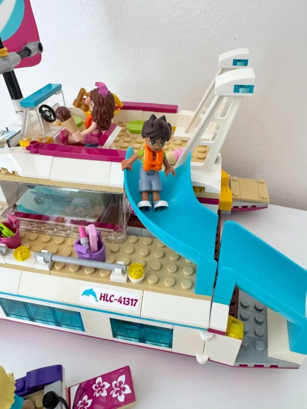 Lego Friends Sunshine Catamaran (#41317, 603 pieces) - Retired Product - Picture 10 of 13